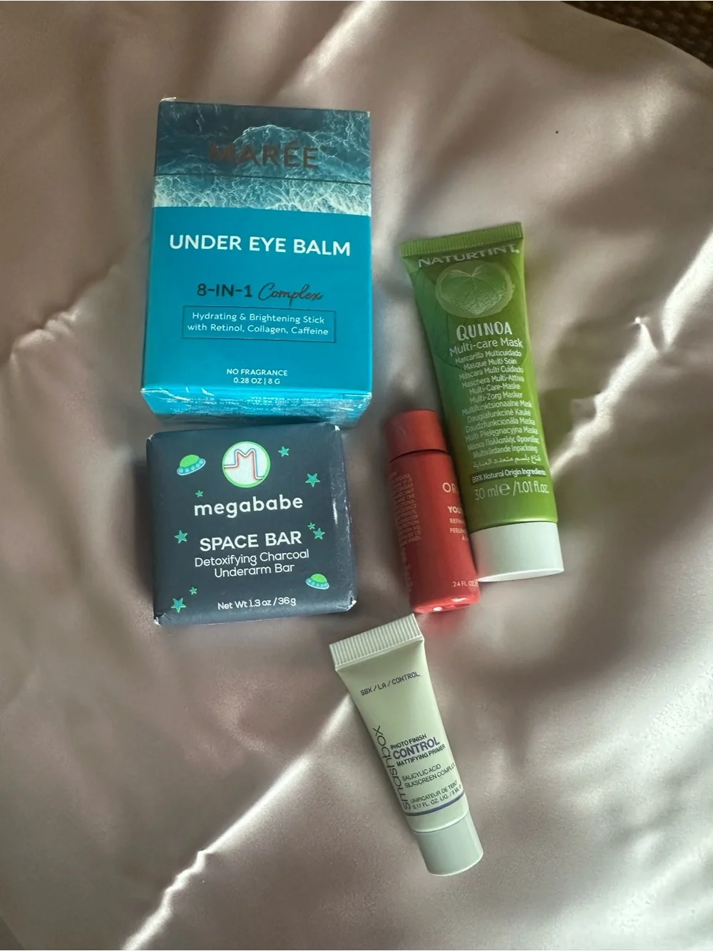 MAREE Under Eye Balm Stick Hydrating – Retinol 0.28 Oz + travel toiletries